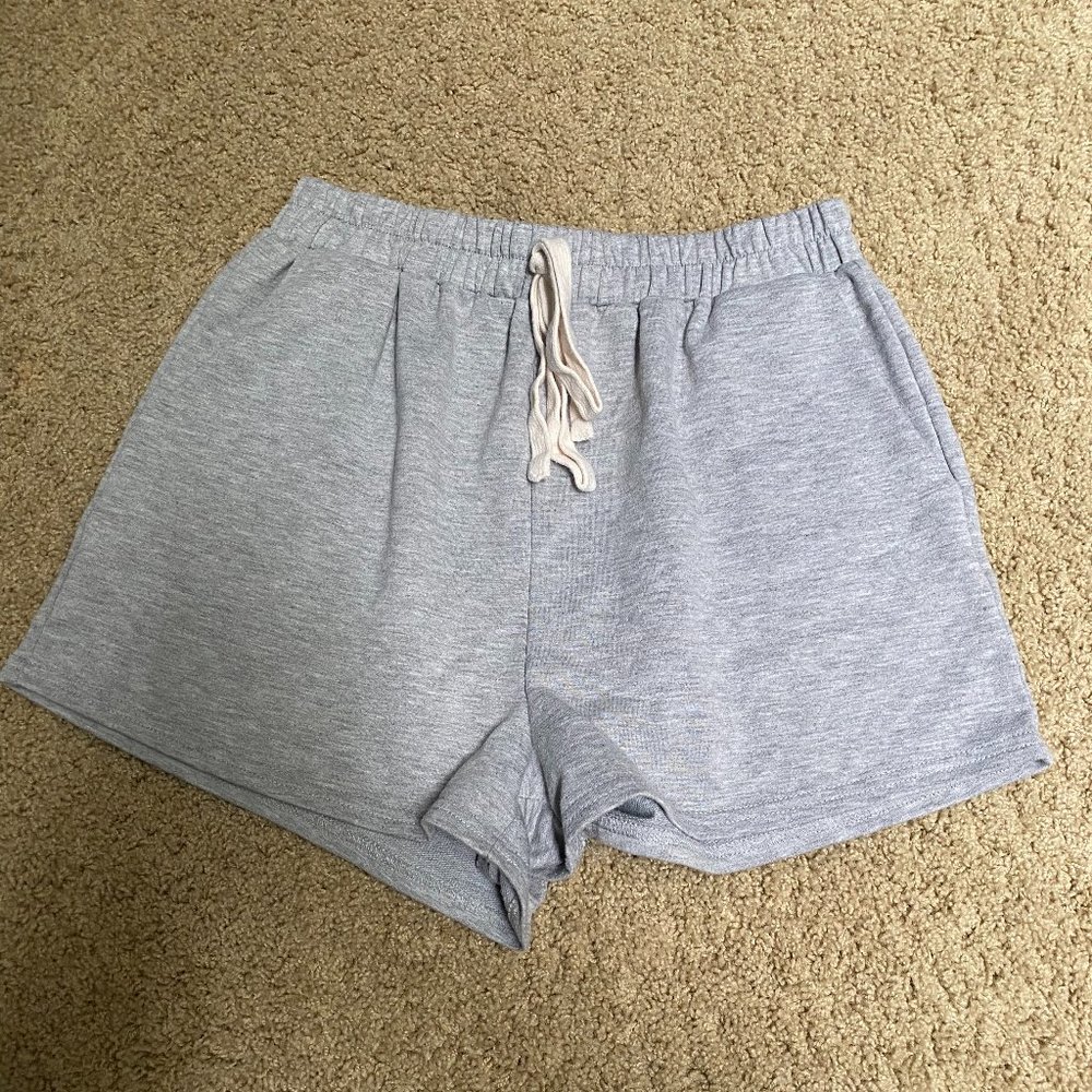 Amazon light grey shorts
